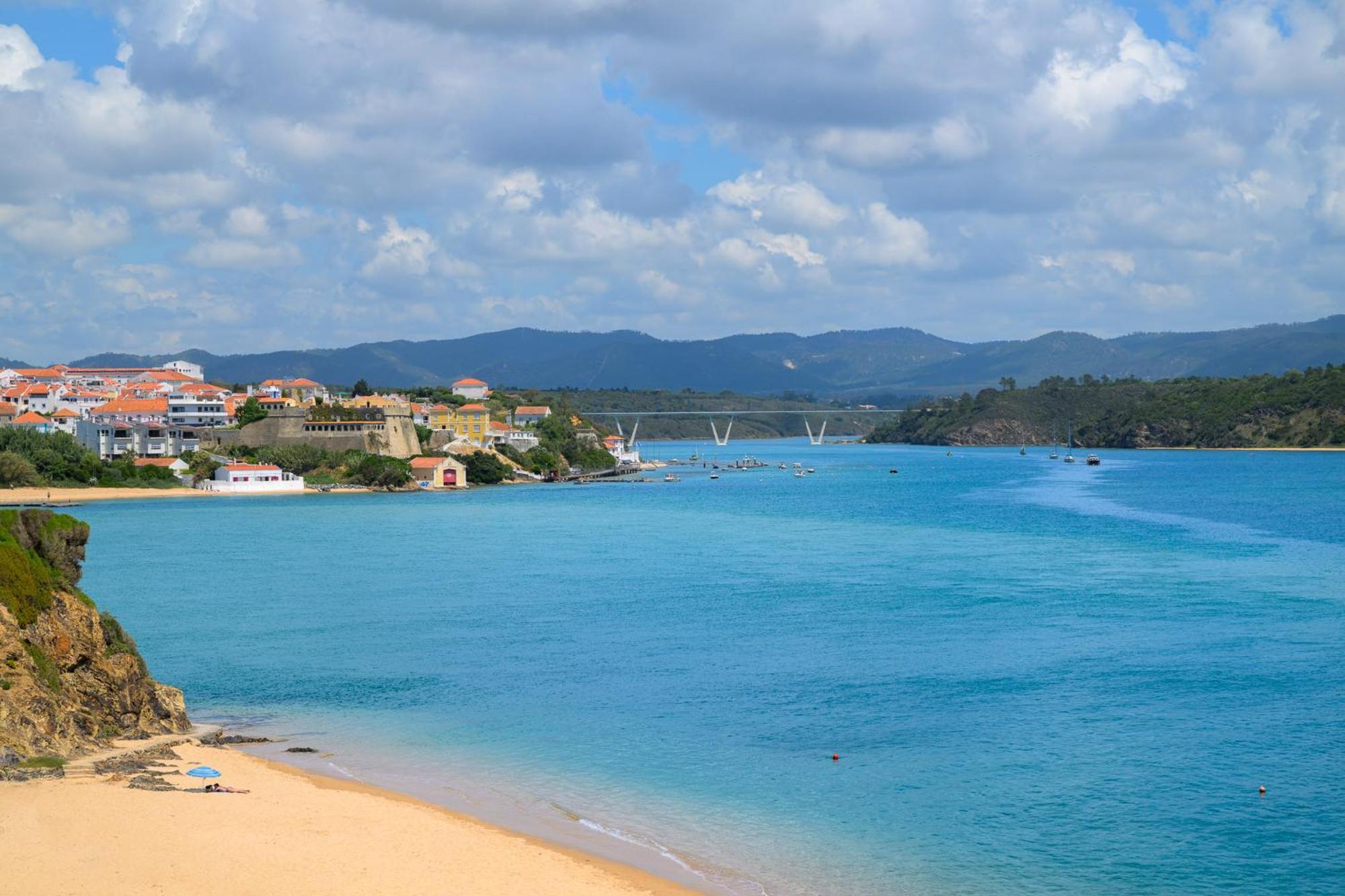 Milfontes Beach House วิลานอวา ดิ มิลฟงติส ภายนอก รูปภาพ
